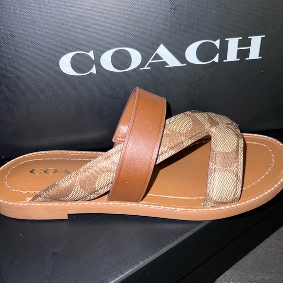 Coach - Picture 2 of 4